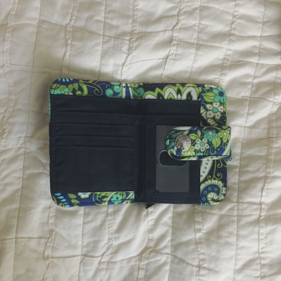 NWOT Vera Bradley wallet in Rhythm & Blues print - Picture 2 of 3
